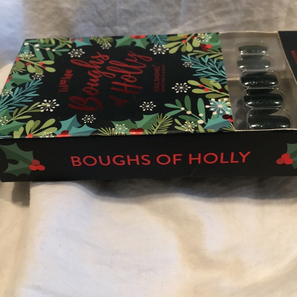 Red Aspen Nail Dashes “Boughs of Holly” Dark Green Glitter Nails - Picture 6 of 10